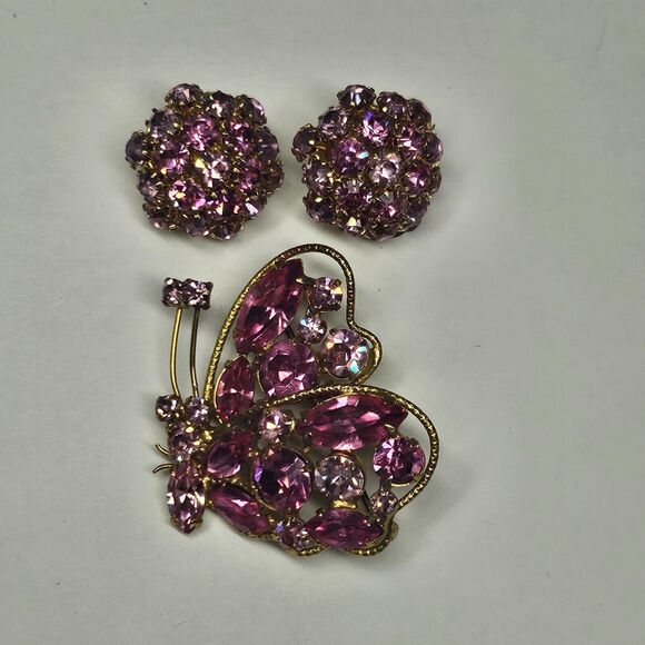 Regency Pink Rhinestone Butterfly Pin w/Matching Earrings Vintage Goldtone - Picture 1 of 16